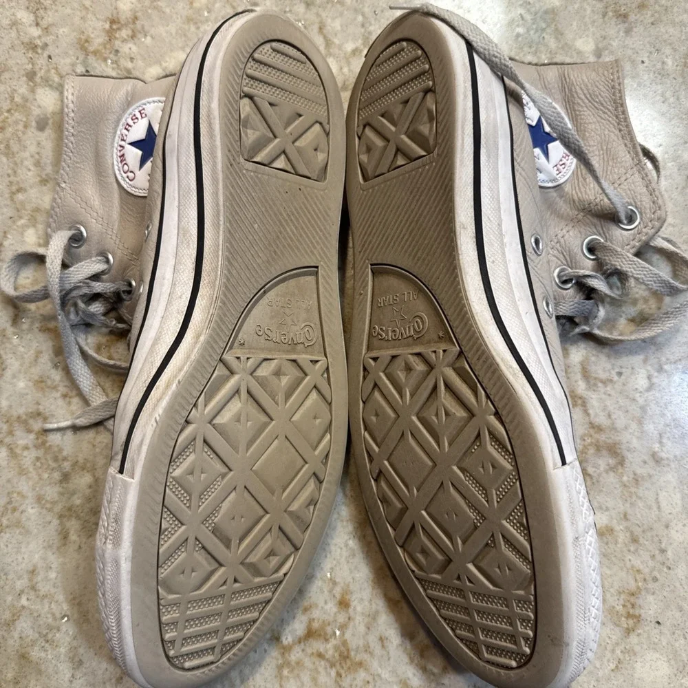 Converse Shoes Unisex Men‎ 7.5 Women 9.5 Cream Chuck Taylor All Star Leather